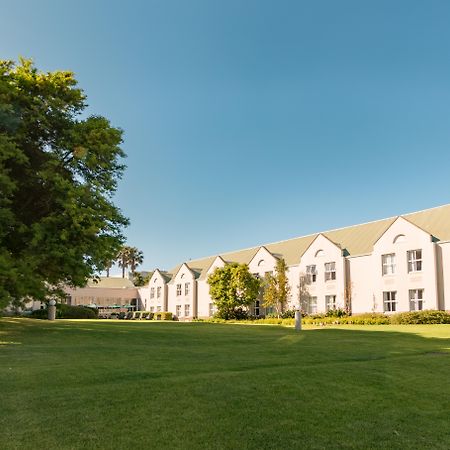 Town Lodge Bellville Buitenkant foto