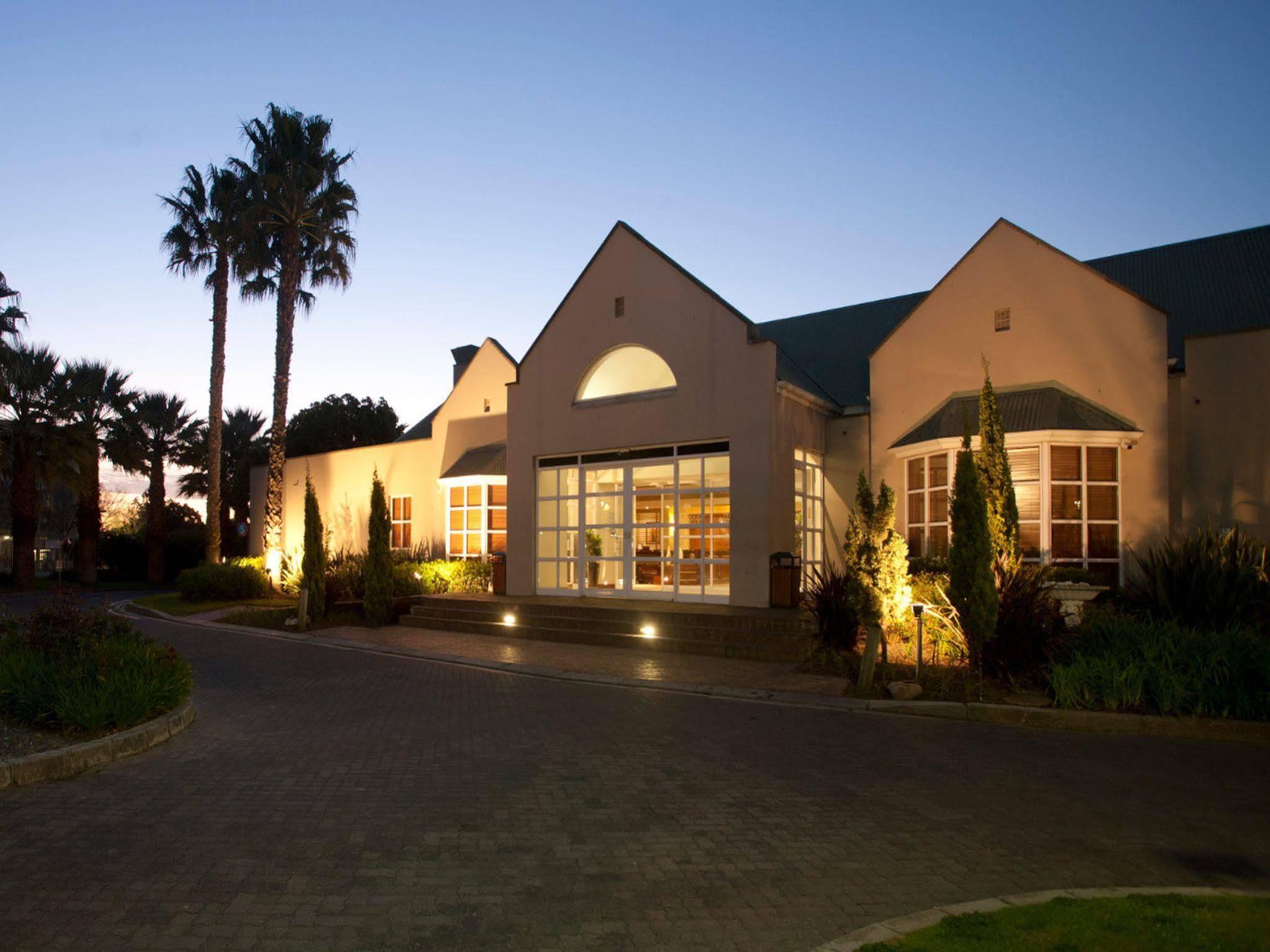 Town Lodge Bellville Buitenkant foto