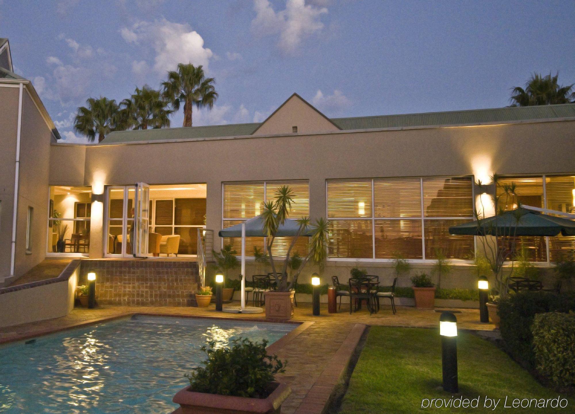 Town Lodge Bellville Buitenkant foto